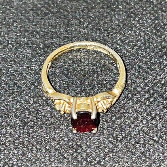 COPY - Ring with a dark red stone - Picture 4 of 7